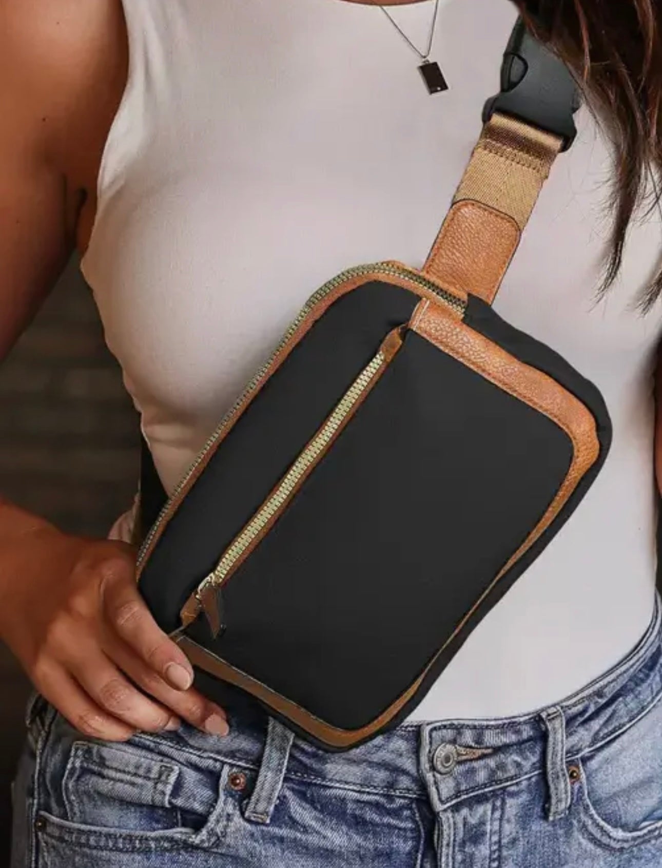 Everyday Adventure Crossbody Bag | Black & Tan Sling Bag