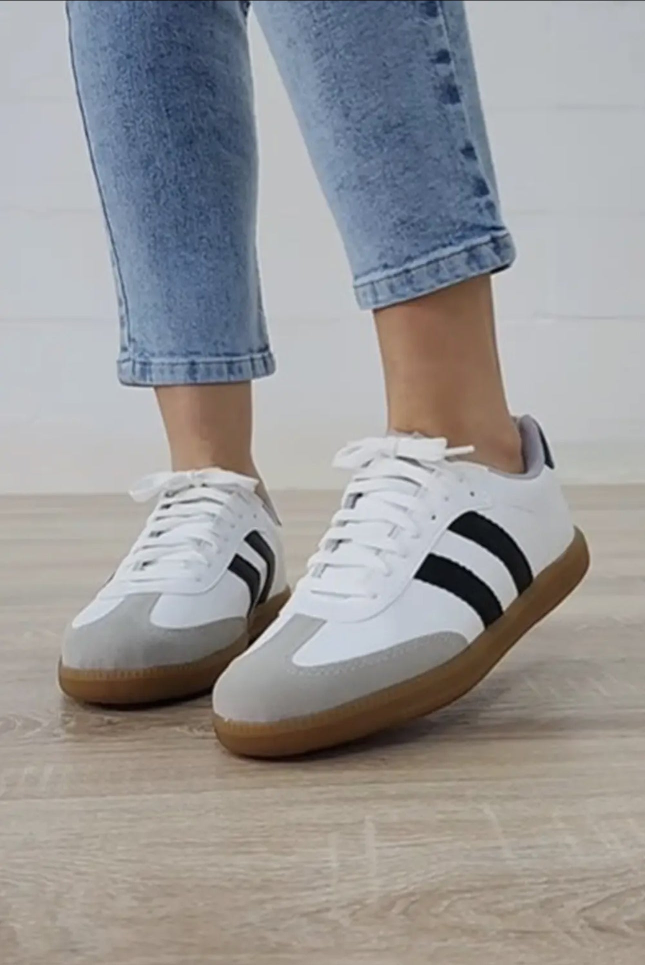 Retro Street Sneakers – White & Black